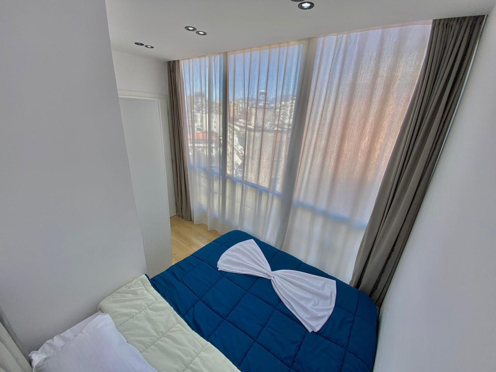 Mara Central Apartment 3 Tirana Esterno foto